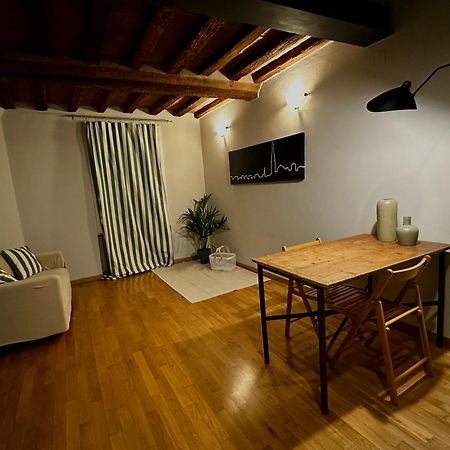 Maison Vert Appartamento In Centro Storico A Modena Bagian luar foto