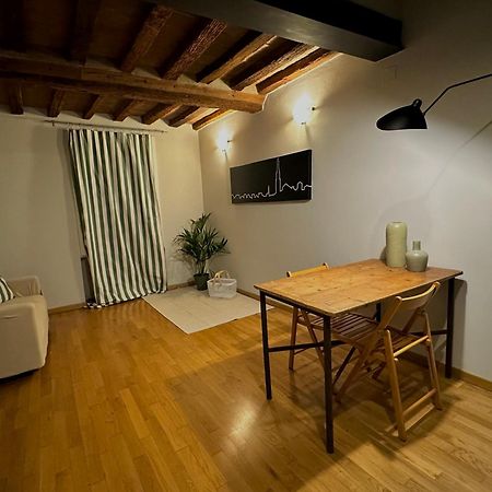 Maison Vert Appartamento In Centro Storico A Modena Bagian luar foto
