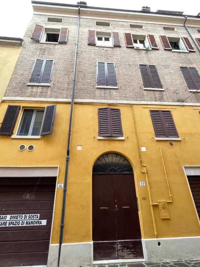 Maison Vert Appartamento In Centro Storico A Modena Bagian luar foto