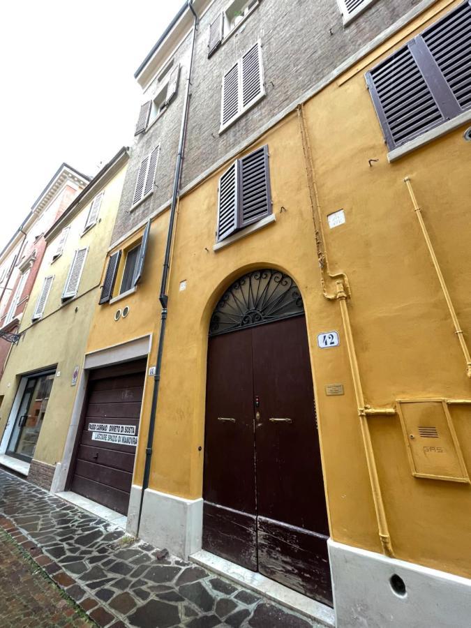 Maison Vert Appartamento In Centro Storico A Modena Bagian luar foto